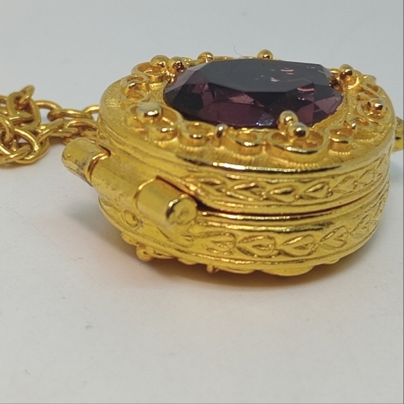 * vintage Goldette purple glass teardrop locket compartment necklace - Picture 7 of 8
